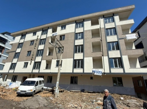 ATATÜRK MAHALLESİNDE SATILIK 1+1 DAİRE 4.KAT